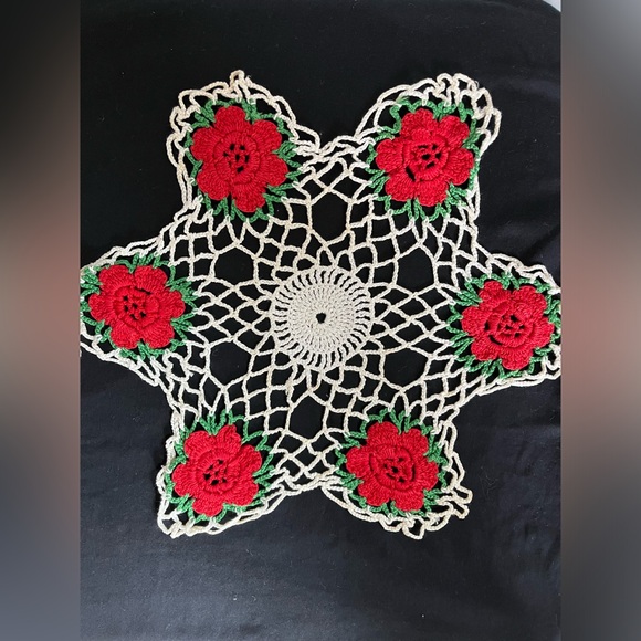 2 Crochet Rose Doilies/ Vintage - Picture 4 of 4